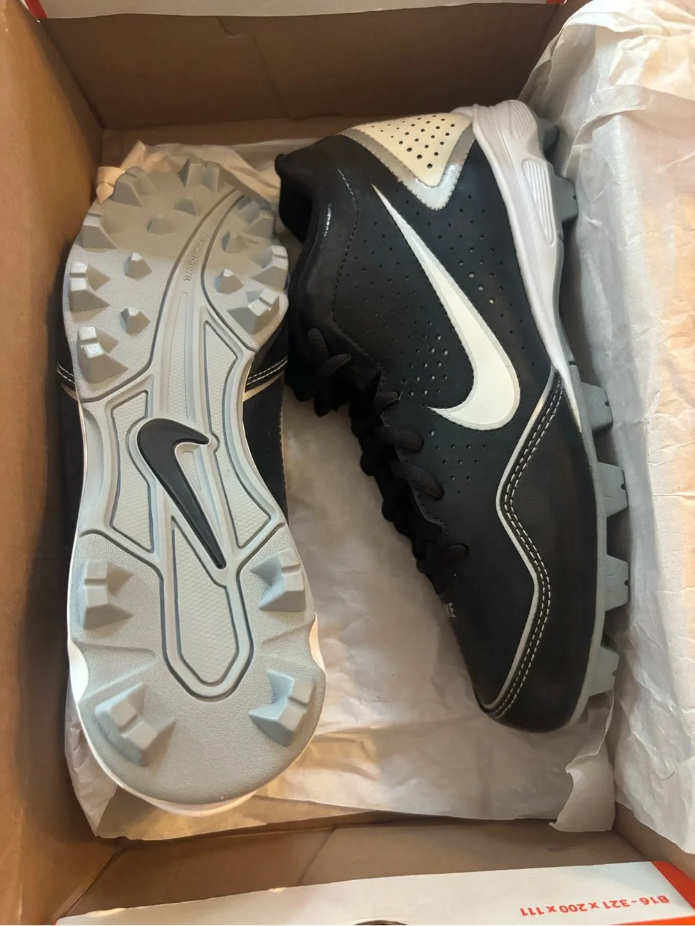 Nike Men’s Black and White Athletic Turf Cleats